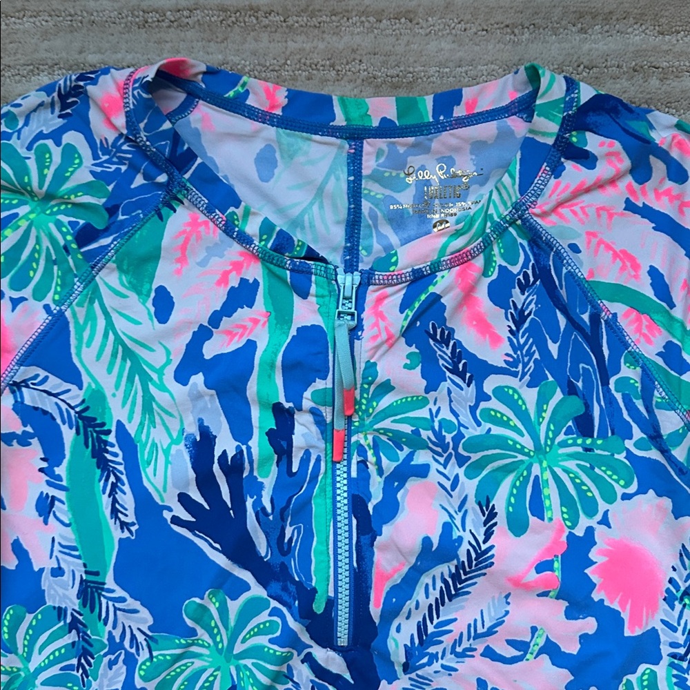 EUC Lilly Pulitzer Delaynee Meryl Luxletic Top Half Zip Jet Stream Size Medium - Picture 7 of 16